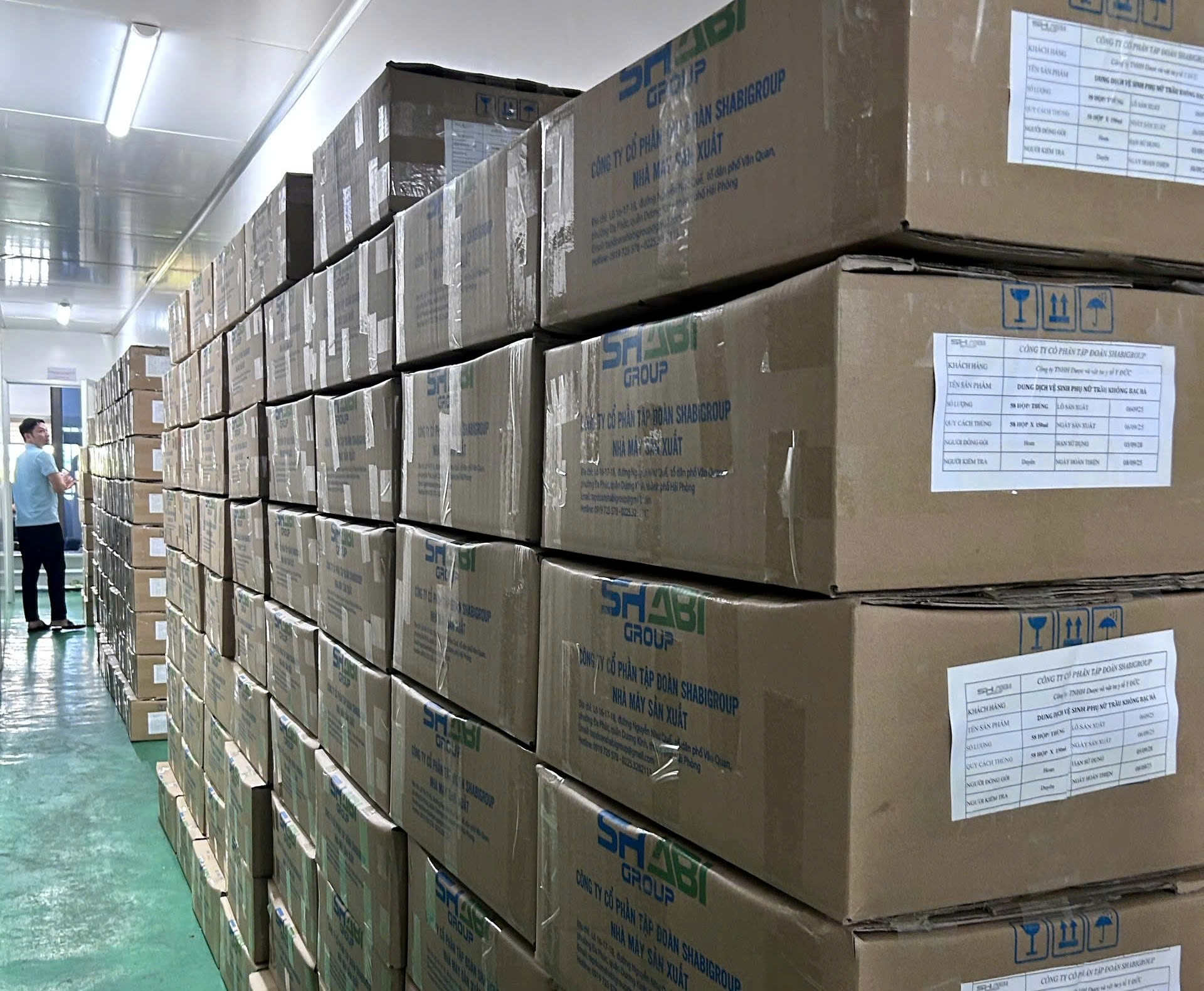 Công an Hải Phòng triệt phá cơ sở sản xuất hàng giả số lượng lớn- Ảnh 2.
