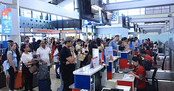 Hàng không phục vụ 1,68 triệu khách dịp lễ, khách quốc tế tăng mạnh