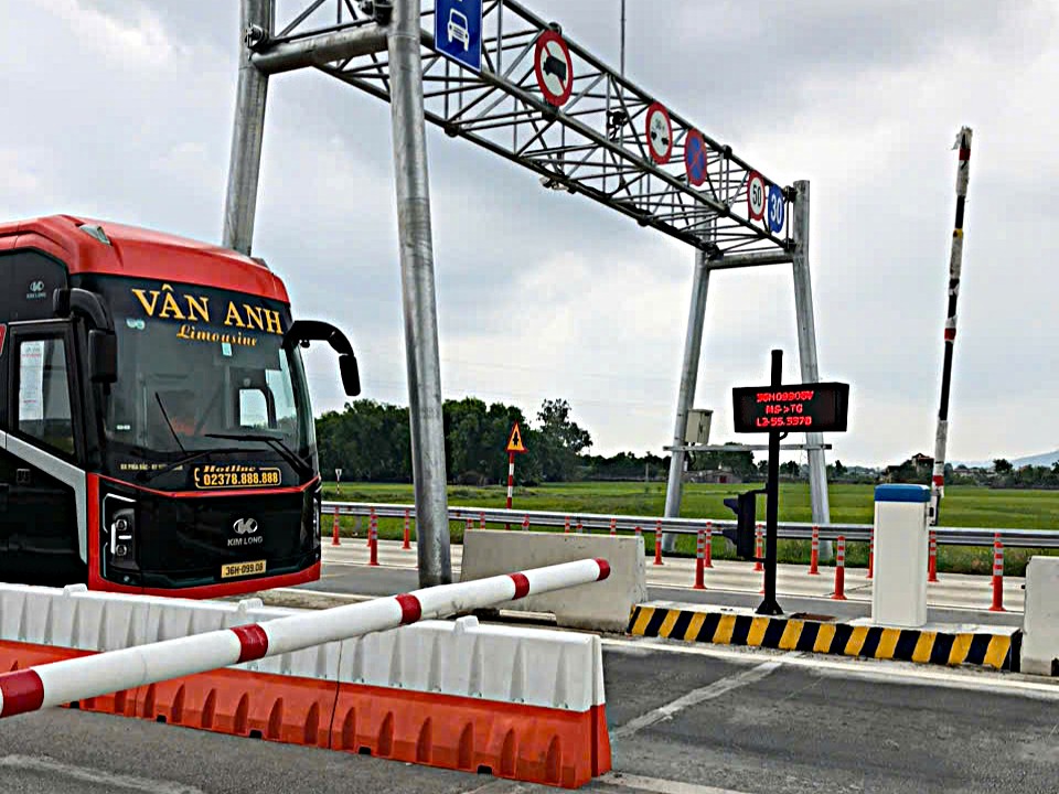 Sau 2 tháng thu phí không barie trên 5 tuyến cao tốc:  Hiệu quả đến đâu?- Ảnh 2.