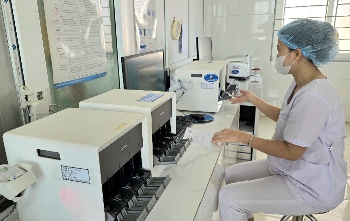 Bệnh viện Phổi Nghệ An làm chủ kỹ thuật xét nghiệm hiện đại, rút ngắn thời gian chẩn đoán và điều trị- Ảnh 5.