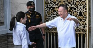 Cựu Thủ tướng Thái Lan Thaksin ra tù trước thời hạn