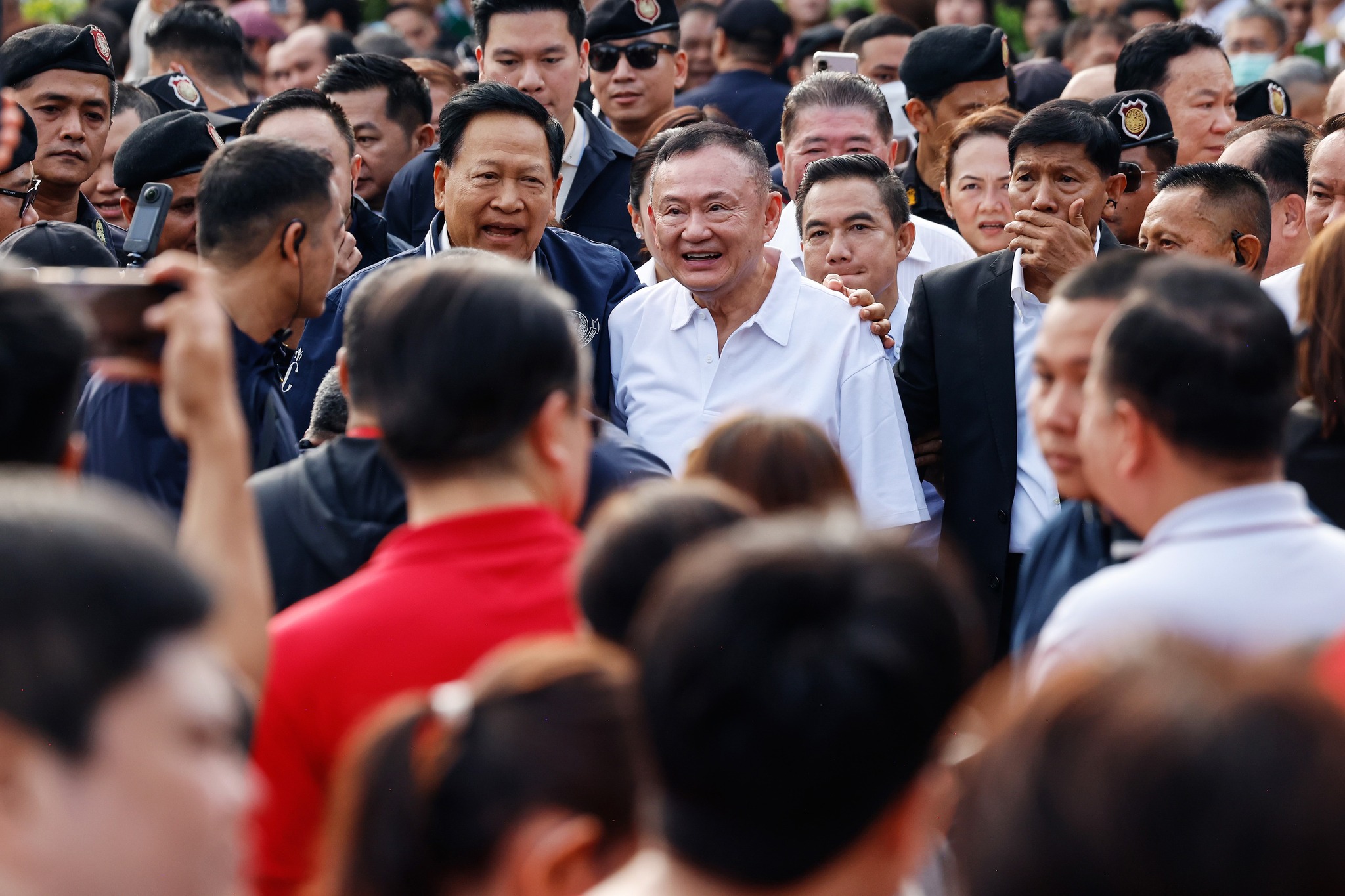 Cựu Thủ tướng Thái Lan Thaksin ra tù trước thời hạn- Ảnh 3.