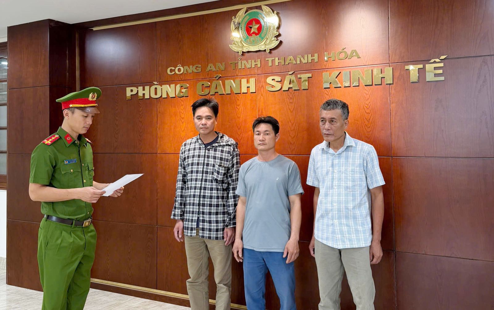 Liên tiếp phát hiện, xử lý nhiều vụ vi phạm an toàn thực phẩm ở Thanh Hóa- Ảnh 5.