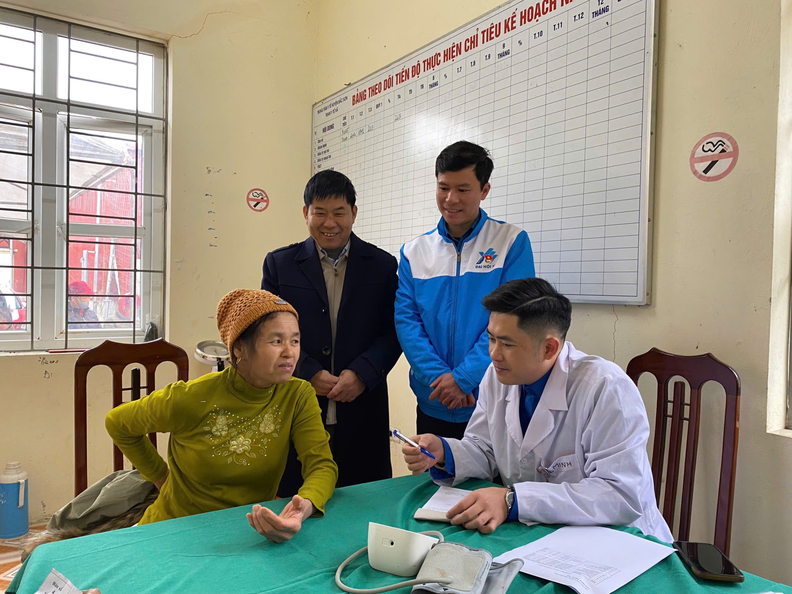 Bác sĩ trẻ với kho 'sáng kiến số' nâng cao chất lượng khám, chữa bệnh ở vùng cao- Ảnh 1. Bác sĩ trẻ với kho 'sáng kiến số' nâng cao chất lượng khám, chữa bệnh ở vùng cao- Ảnh 1.