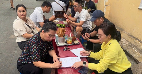 Nhiều hàng quán ở phường Hoàn Kiếm bị xử phạt do vi phạm vệ sinh, an toàn thực phẩm