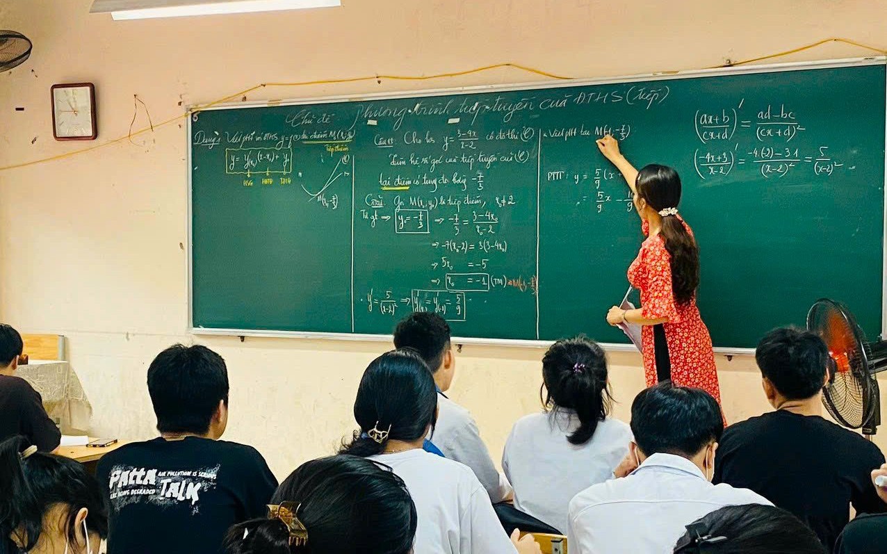 Học sinh lớp 12 tận dụng kỳ nghỉ lễ để "tăng tốc"