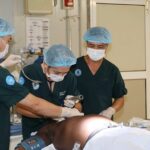 Bác sĩ mũ nồi xanh Việt Nam phẫu thuật cấp cứu cho quân nhân Ghana
