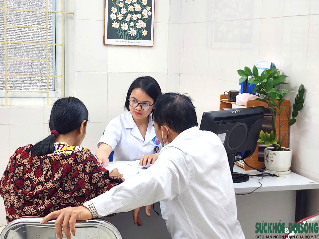 Hotline tư vấn tâm lý, tâm thần được chia sẻ mà không lo bị phán xét- Ảnh 3.