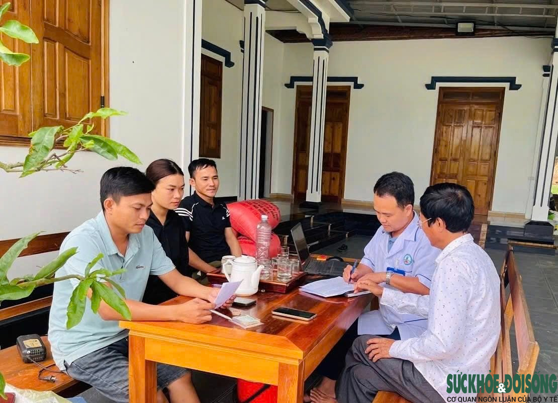 Đưa bác sĩ về xã giúp người dân thay đổi thói quen ‘có bệnh mới đi khám’- Ảnh 1. Đưa bác sĩ về xã giúp người dân thay đổi thói quen ‘có bệnh mới đi khám’- Ảnh 1.