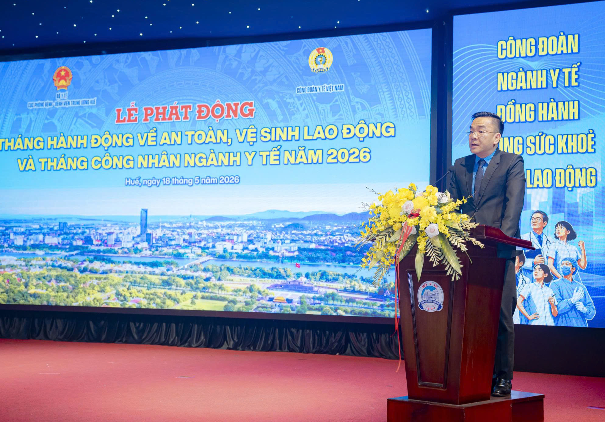 Hoàn thiện chính sách tạo môi trường làm việc an toàn cho nhân viên y tế- Ảnh 2. Hoàn thiện chính sách tạo môi trường làm việc an toàn cho nhân viên y tế- Ảnh 2.