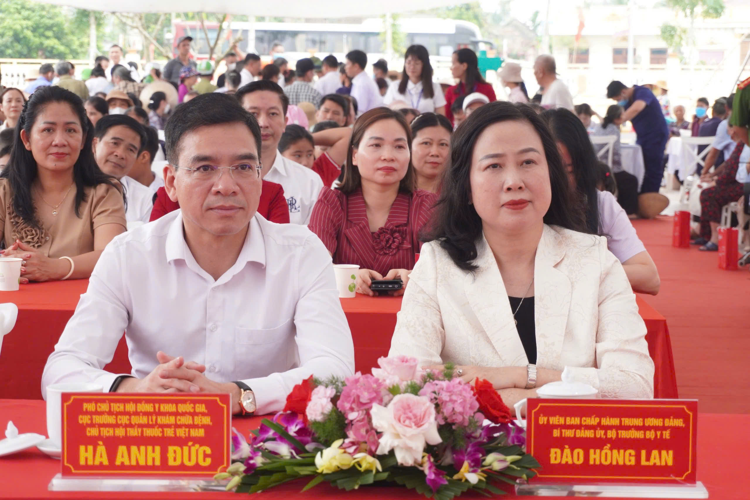 Bộ trưởng Đào Hồng Lan dự chương trình khám bệnh miễn phí 'Vì một Việt Nam khỏe mạnh hơn 2026' tại Hải Phòng- Ảnh 3.