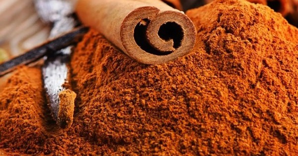 Điều gì xảy ra với đường huyết khi thêm quế vào chế độ ăn uống?