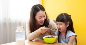 Cảnh báo đường ẩn trong bữa sáng và nguy cơ với trẻ nhỏ