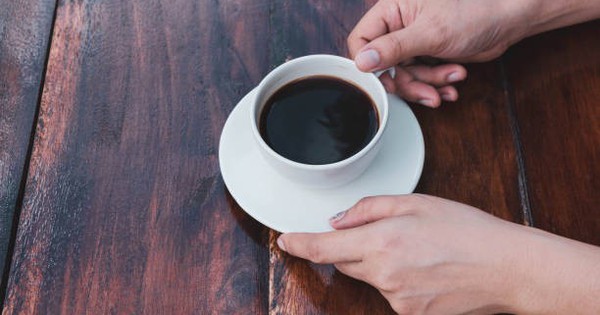 Thời điểm an toàn để uống cà phê buổi chiều không lo mất ngủ