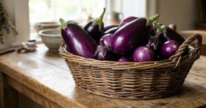 Điều gì xảy ra với cơ thể khi ăn cà tím?