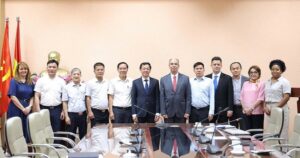 Thứ trưởng Nguyễn Tri Thức tiếp, làm việc với Đại sứ Đặc mệnh toàn quyền nước Cộng hòa Cuba tại Việt Nam