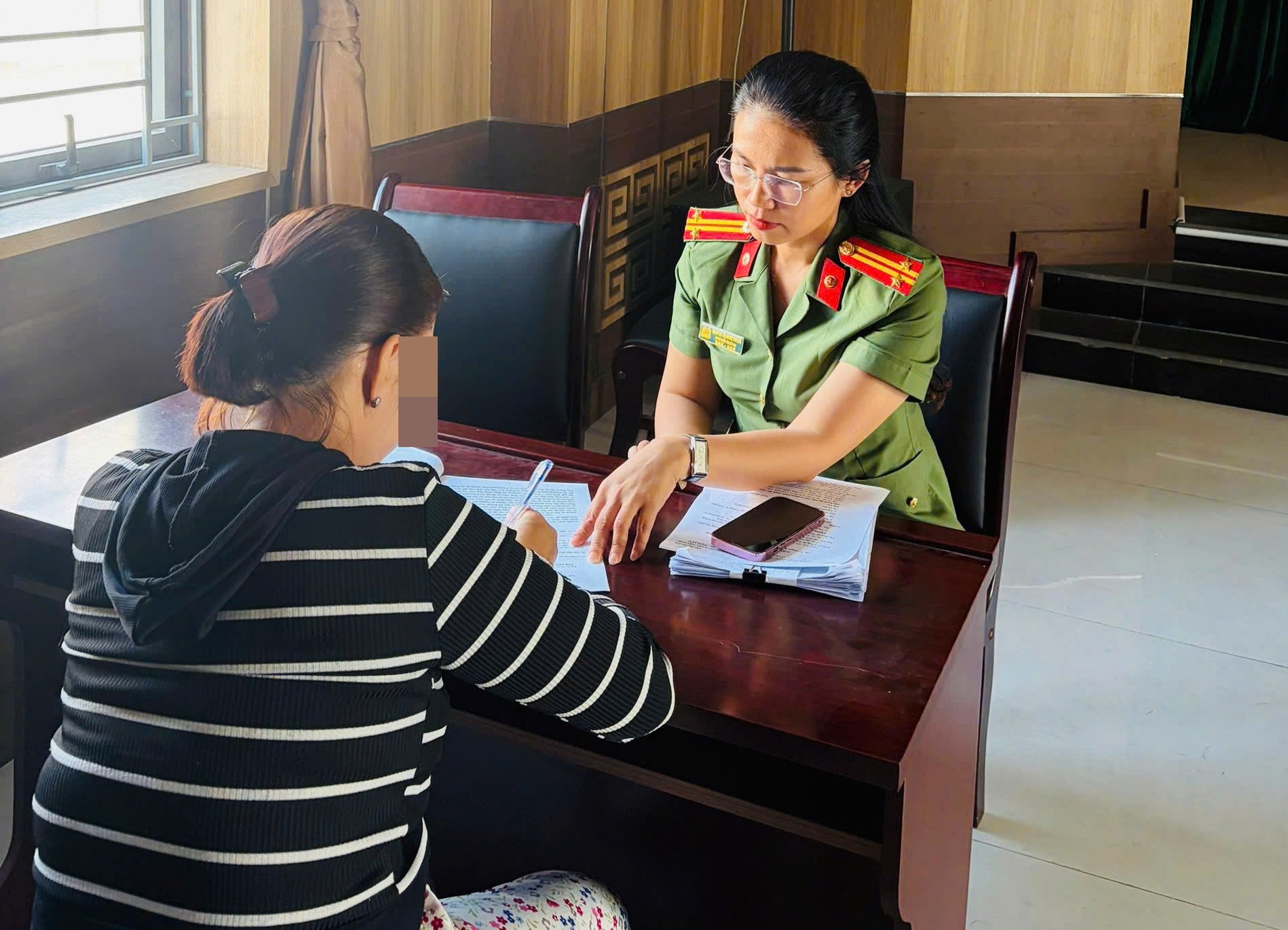 Xử phạt gần 370 triệu đồng với 7 đối tượng bán trái phép tài khoản ngân hàng- Ảnh 1. Xử phạt gần 370 triệu đồng với 7 đối tượng bán trái phép tài khoản ngân hàng- Ảnh 1.