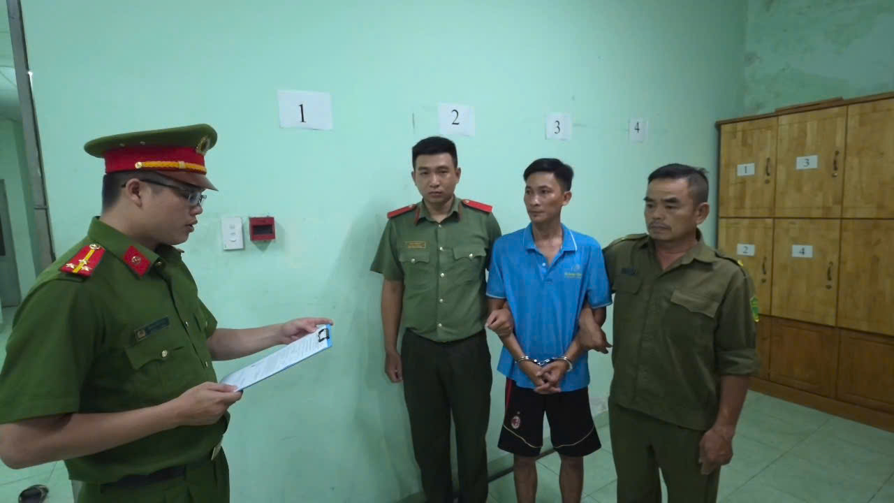 TPHCM: Tạm giữ đối tượng nhiều lần bạo hành con riêng của 'vợ'- Ảnh 1.