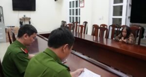 Đang bị khởi tố, ‘nữ quái’ từ Đà Nẵng ra Huế gây án