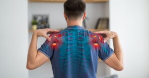 5 động tác giúp giảm đau lưng, cứng cổ do ngồi nhiều
