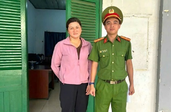 Chuyển khoản nhầm gần 170 triệu đồng, hai người dân được công an hỗ trợ nhận lại- Ảnh 2.