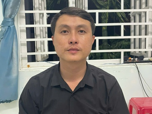 Bắt người đàn ông nhận làm sổ đỏ rồi mang giấy tờ đi cầm cố- Ảnh 1. Bắt người đàn ông nhận làm sổ đỏ rồi mang giấy tờ đi cầm cố- Ảnh 1.