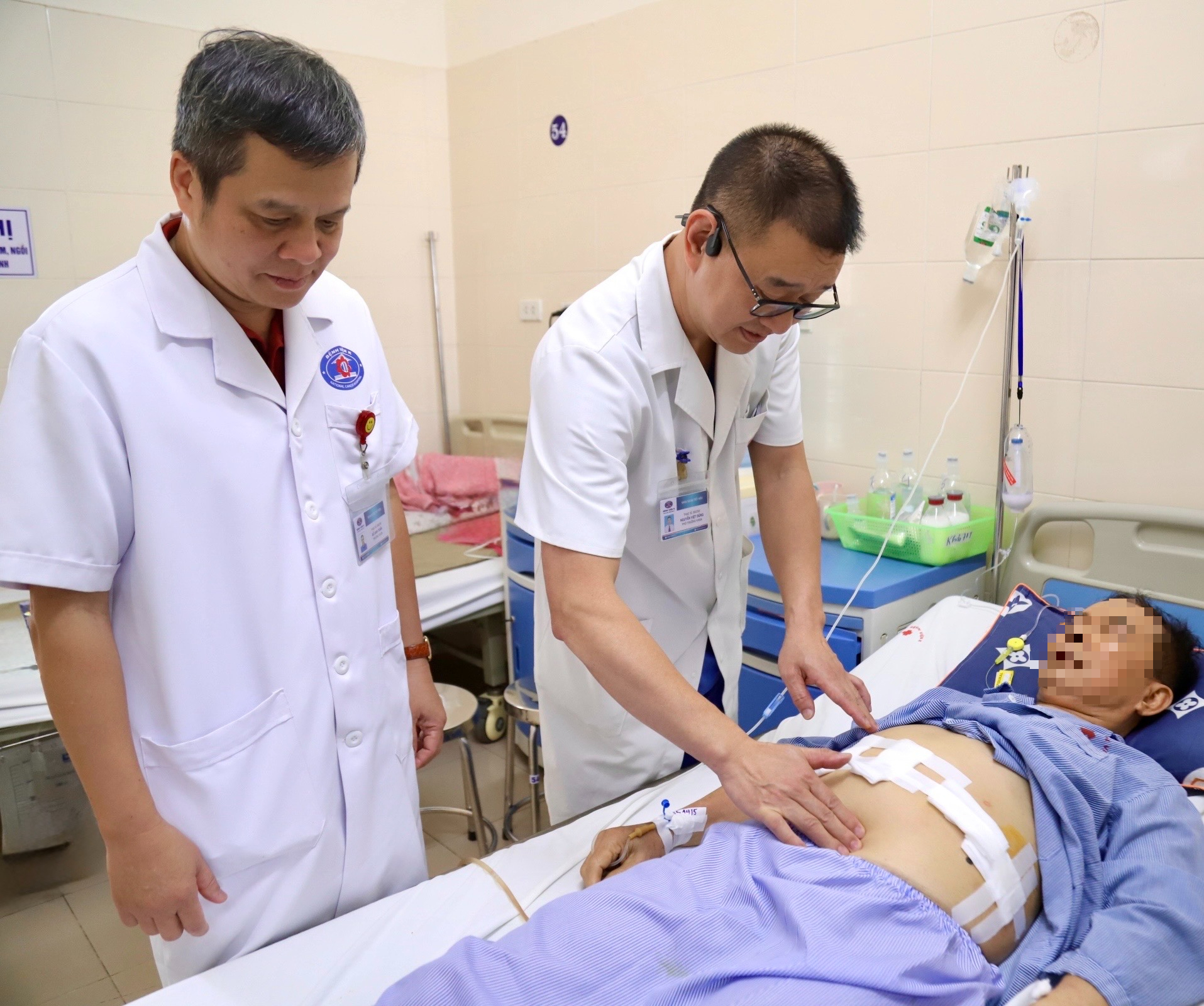 Nam bệnh nhân phát hiện ung thư tuyến tiền liệt từ triệu chứng tiểu khó, tiểu buốt- Ảnh 2.