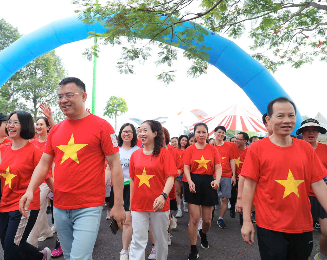Mỗi bước chân là một “liều thuốc”: Lan tỏa tinh thần sống khỏe, phòng bệnh từ sớm- Ảnh 5.