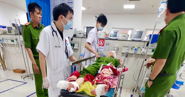 Tình trạng sức khỏe cán bộ công an bị chém khi trực ban ở cơ quan