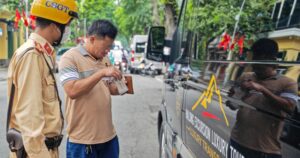 Rà soát xử phạt nặng với các trường hợp hết điểm, bị tước giấy phép vẫn lái xe