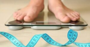 Nhịn ăn một bữa có giúp giảm cân nhanh hơn không?