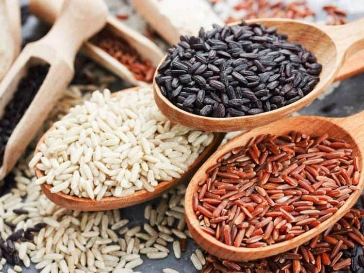 Gạo lứt, gạo đen hay gạo đỏ tốt nhất cho sức khỏe đường ruột và tim mạch?- Ảnh 1.
