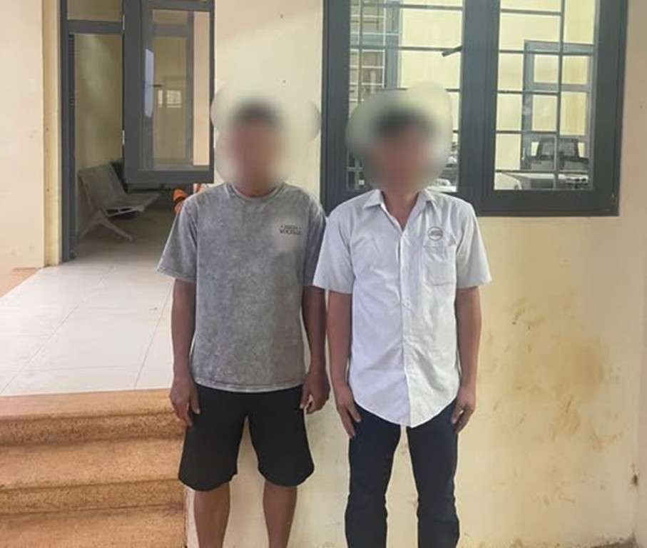 Bắt 3 đối tượng cờ bạc là chủ đề và người ghi đề- Ảnh 1. Bắt 3 đối tượng cờ bạc là chủ đề và người ghi đề- Ảnh 1.