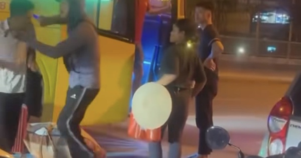Công an Hà Nội xác minh vụ lái xe ôm rút vật nhọn đe dọa khách lấy tiền