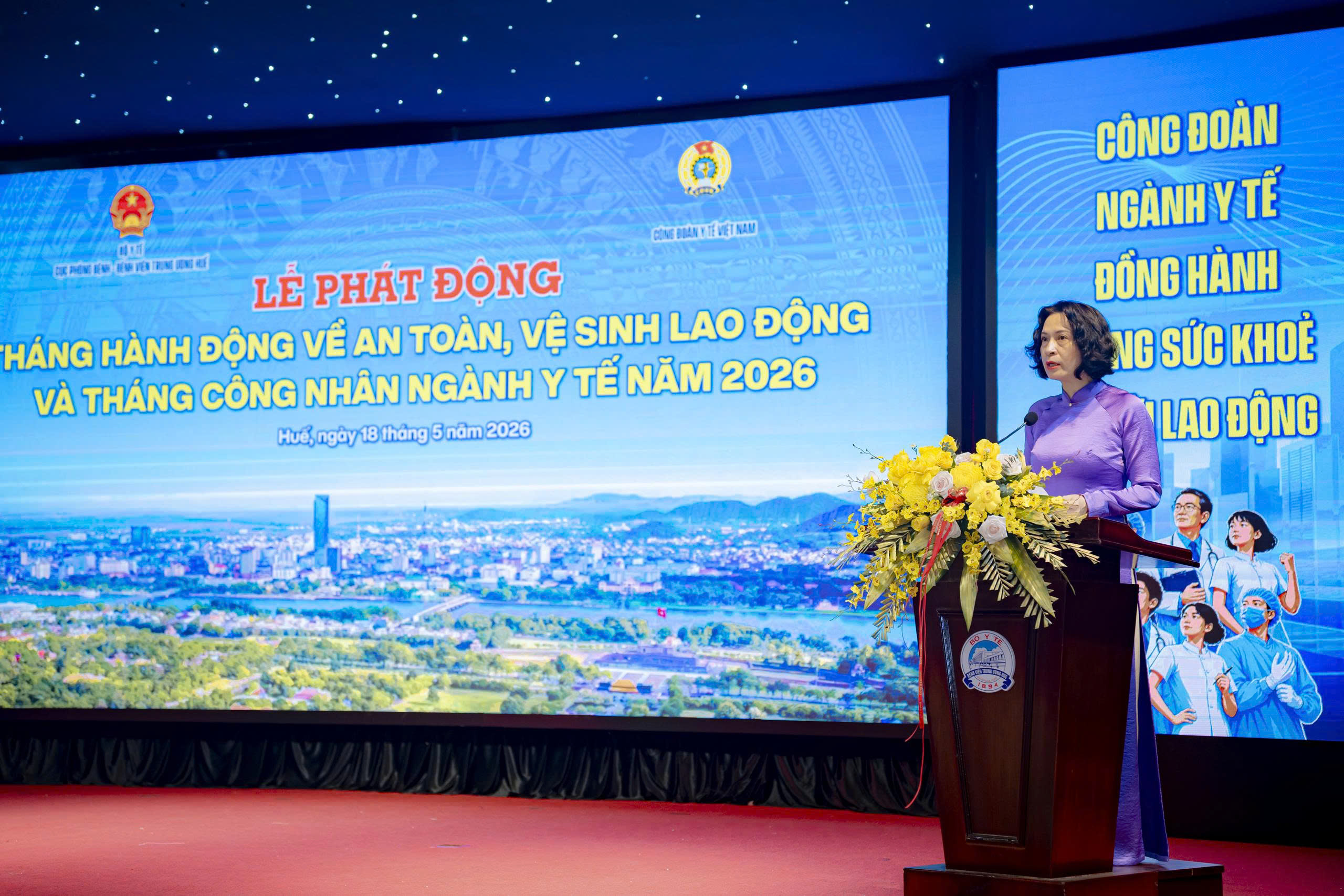 Hoàn thiện chính sách tạo môi trường làm việc an toàn cho nhân viên y tế- Ảnh 1. Hoàn thiện chính sách tạo môi trường làm việc an toàn cho nhân viên y tế- Ảnh 1.