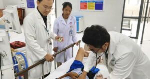 Bộ đôi ‘báo động đỏ liên viện’ và bác sĩ luân phiên cứu nhiều ca nguy kịch ở TPHCM