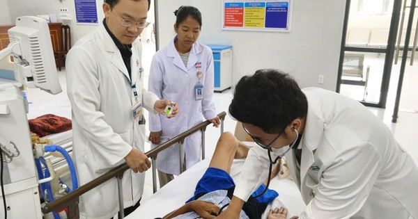 Bộ đôi ‘báo động đỏ liên viện’ và bác sĩ luân phiên cứu nhiều ca nguy kịch ở TPHCM