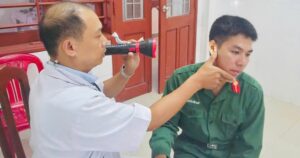 Khám sức khỏe định kỳ cho cán bộ, chiến sĩ tại đặc khu Cồn Cỏ