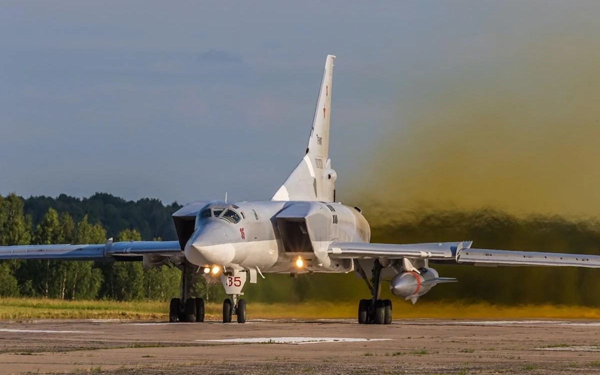 Nga điều loạt máy bay ném bom Tu-22M3 từ Viễn Đông áp sát Ukraine