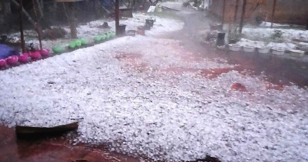 Mưa dông lốc sét làm 12 người bị thương, hơn 2000 ngôi nhà bị tốc mái