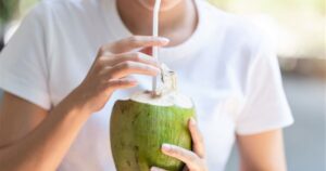 3 thời điểm uống nước dừa tốt nhất cho sức khỏe