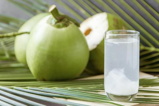 3 thời điểm uống nước dừa tốt nhất cho sức khỏe- Ảnh 1.
