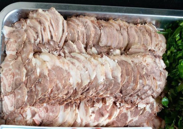 Phở bò chín: Lợi ích dinh dưỡng và lưu ý khi ăn- Ảnh 2.