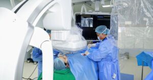 Căn bệnh rối loạn nhịp tim khiến lồng ngực cô gái ‘rung lên dữ dội’