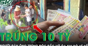 Đọc tờ giấy trên tay, người đàn ông vỡ òa khi dò vé số, phát hiện trúng độc đắc 10 tỷ