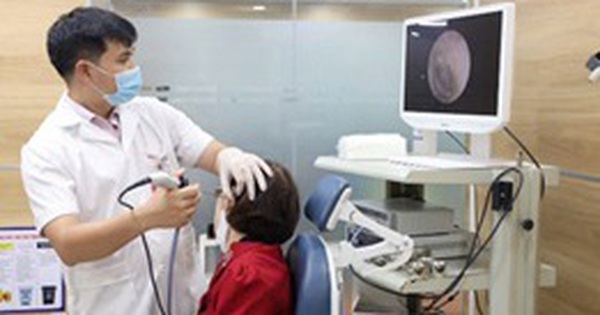 Chuyên gia cảnh báo người thích lặn biển coi chừng bị thủng màng nhĩ