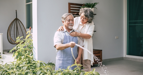 Cách giúp người cao tuổi vượt qua khủng hoảng tuổi nghỉ hưu