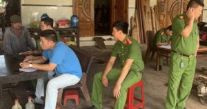 Vợ bàng hoàng phát hiện chồng tử vong trong nhà với con dao cắm trên ngực