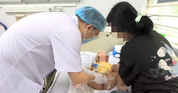 Bé trai 13 tháng phải cắt bỏ tinh hoàn từ dấu hiệu sưng bìu
