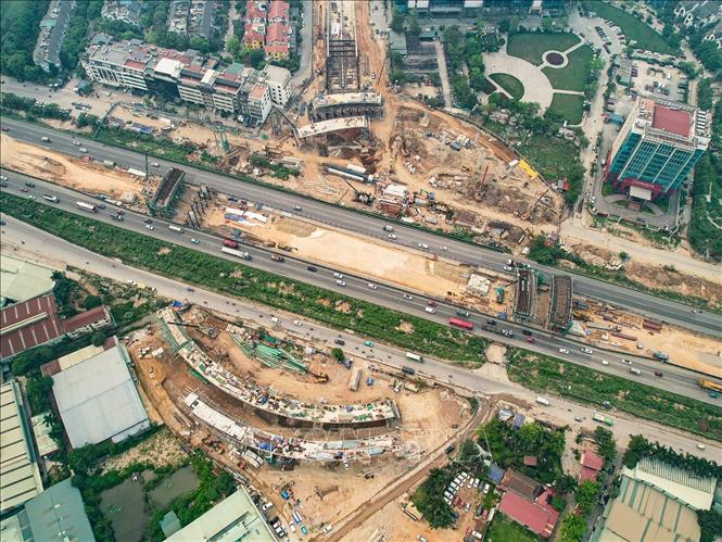 Hà Nội tăng tốc hạ tầng, công trường 'xuyên lễ' không ngừng nghỉ- Ảnh 3.